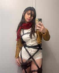 Hannah Kim taking a selfie