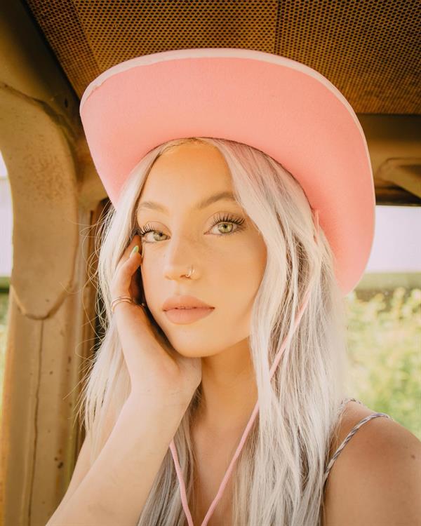 Riley Hubatka