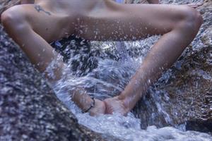 Alisa M Nude Pictures In The Wild Alisa M