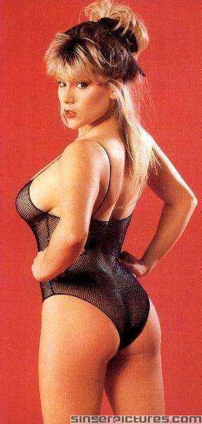 Samantha Fox in lingerie - ass
