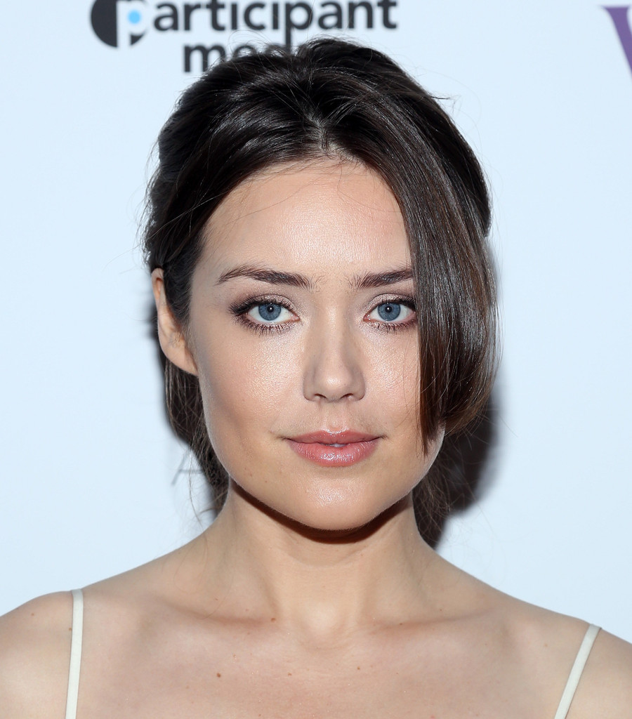 Megan Boone Pictures in an Infinite Scroll - 195 Pictures