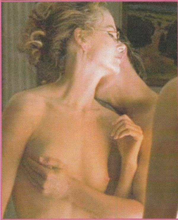 Nicole Kidman - breasts