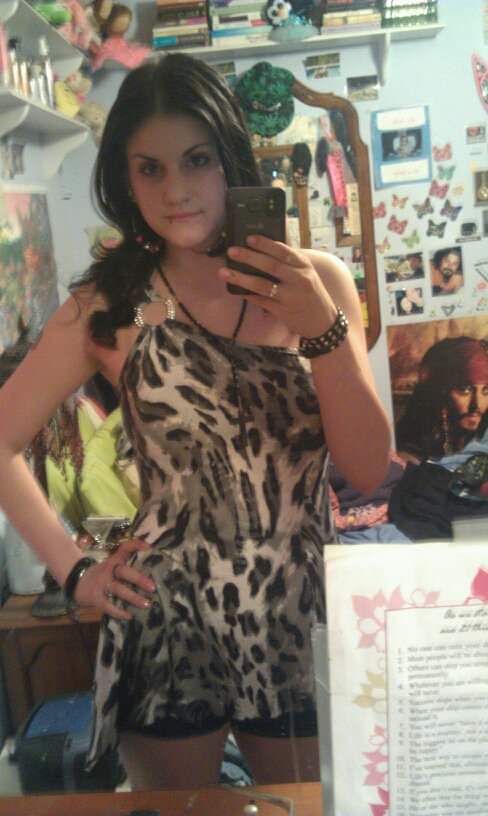 Luna Phoenix taking a selfie