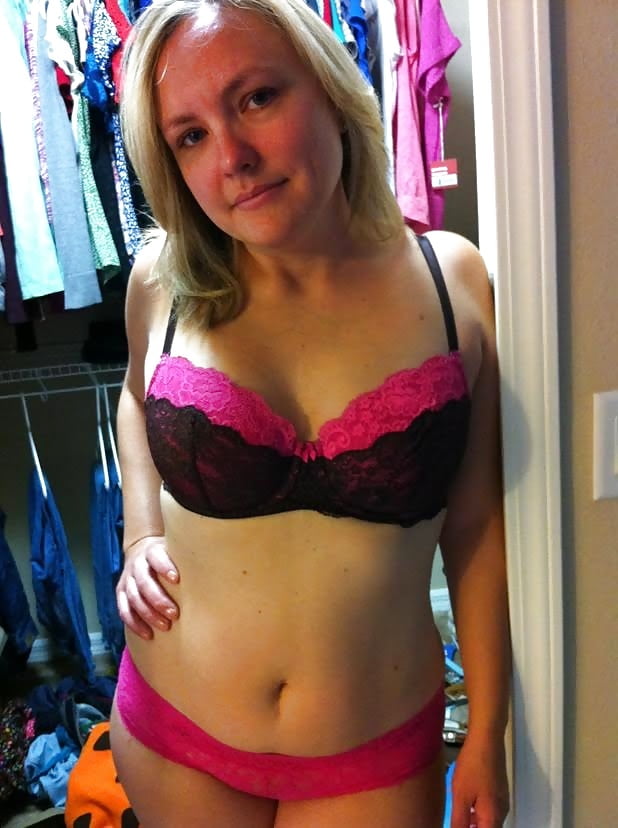 Mommy Showing Off Her Tits And Ass!!!