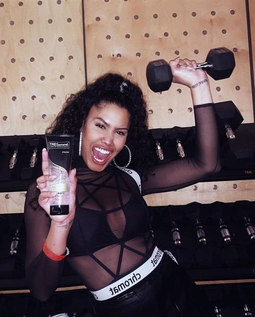 Leyna Bloom Pictures Leyna Bloom