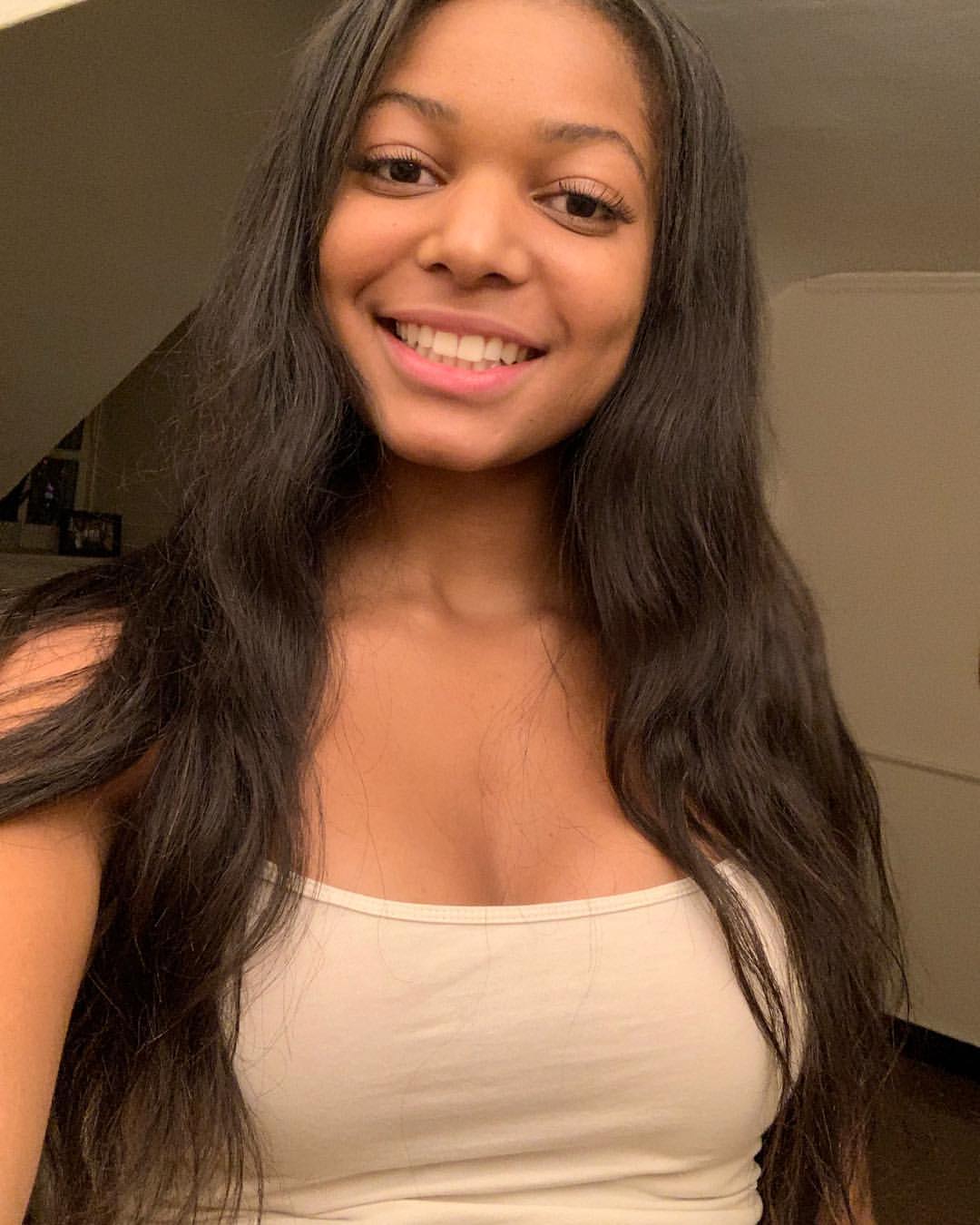 Gabrielle Thomas Selfie Pictures Selfie