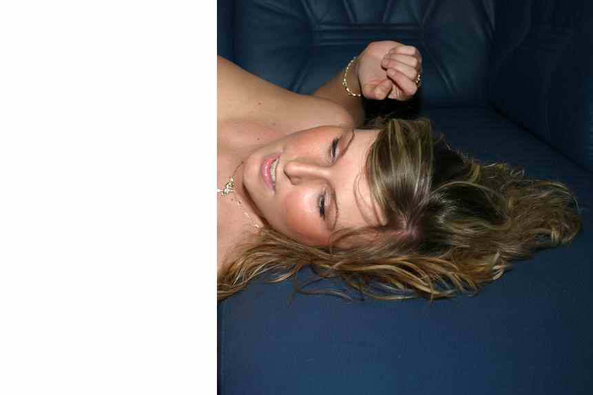 КишшРита taking a selfie