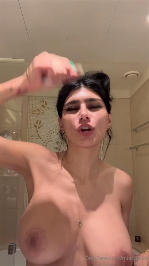 Mia Khalifa - breasts