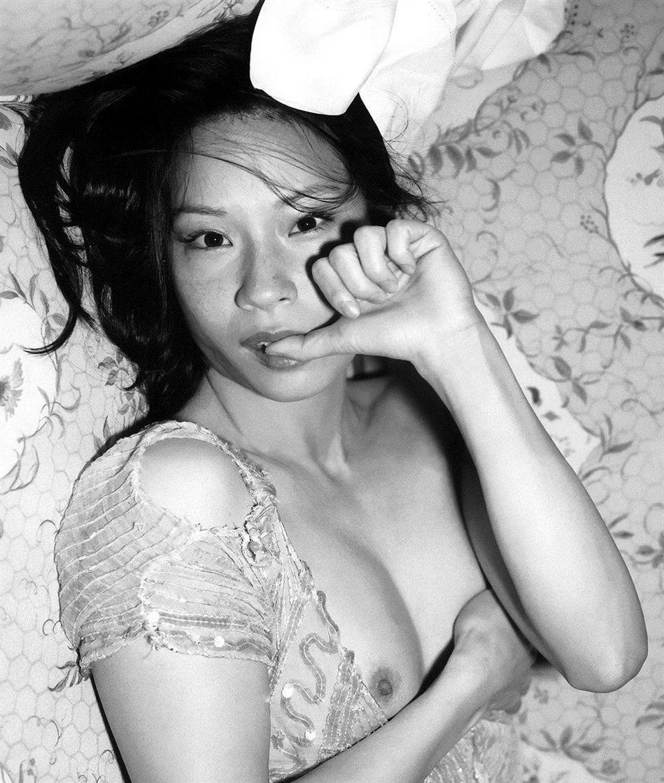 Lucy Liu nude Lucy Liu Nude - 2 Pictures in an Infinite Scroll