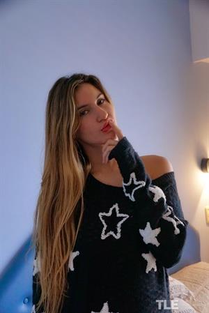 Tatiana Nude Pictures Bed Dance 1