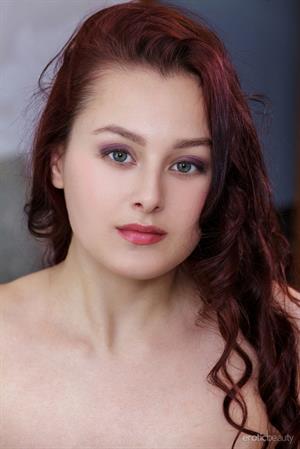 Olivia Honey Nude Pictures Presenting Olivia Honey