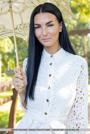 Simon Nude Pictures Sunday Stroll