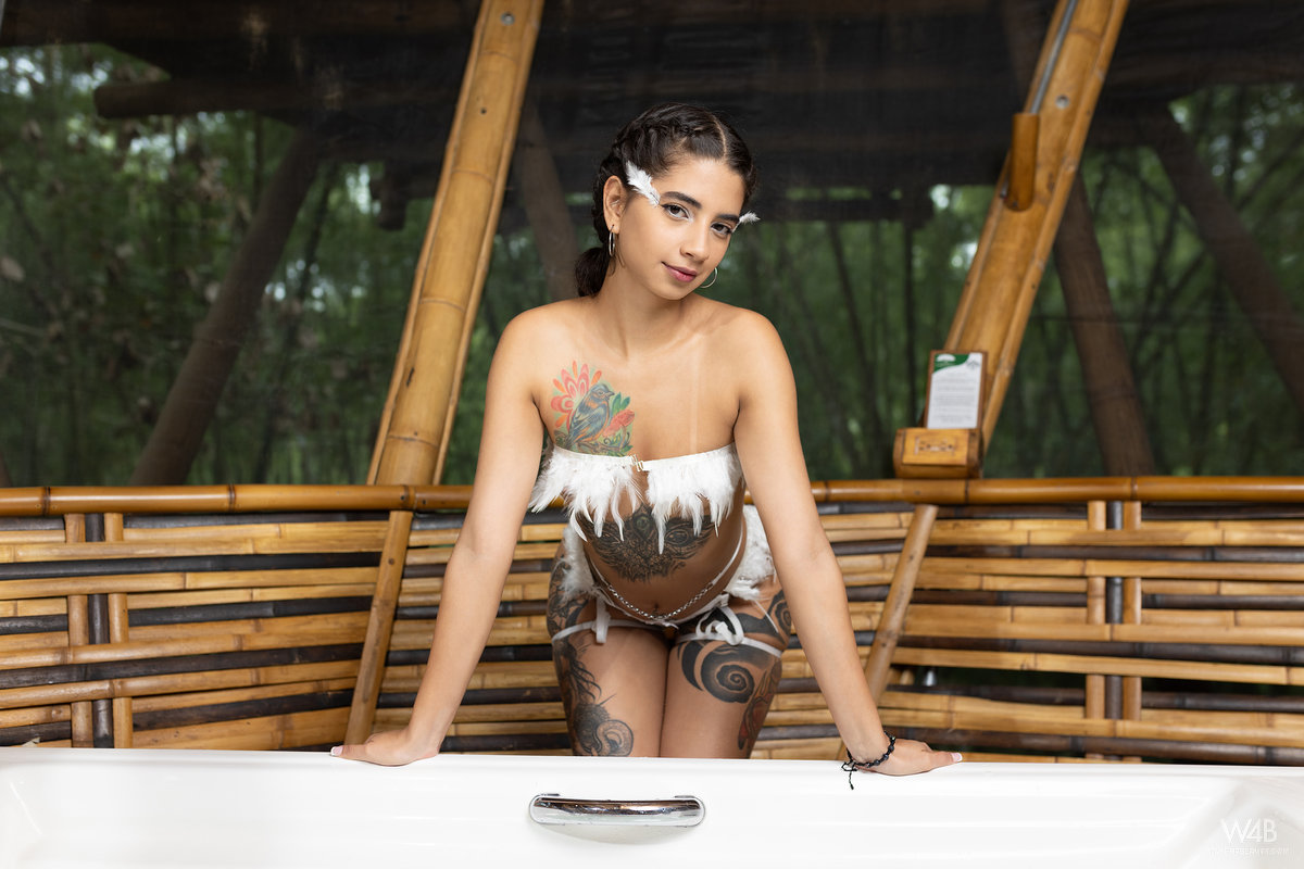 Tormenta: Playing With A Glass Dildo