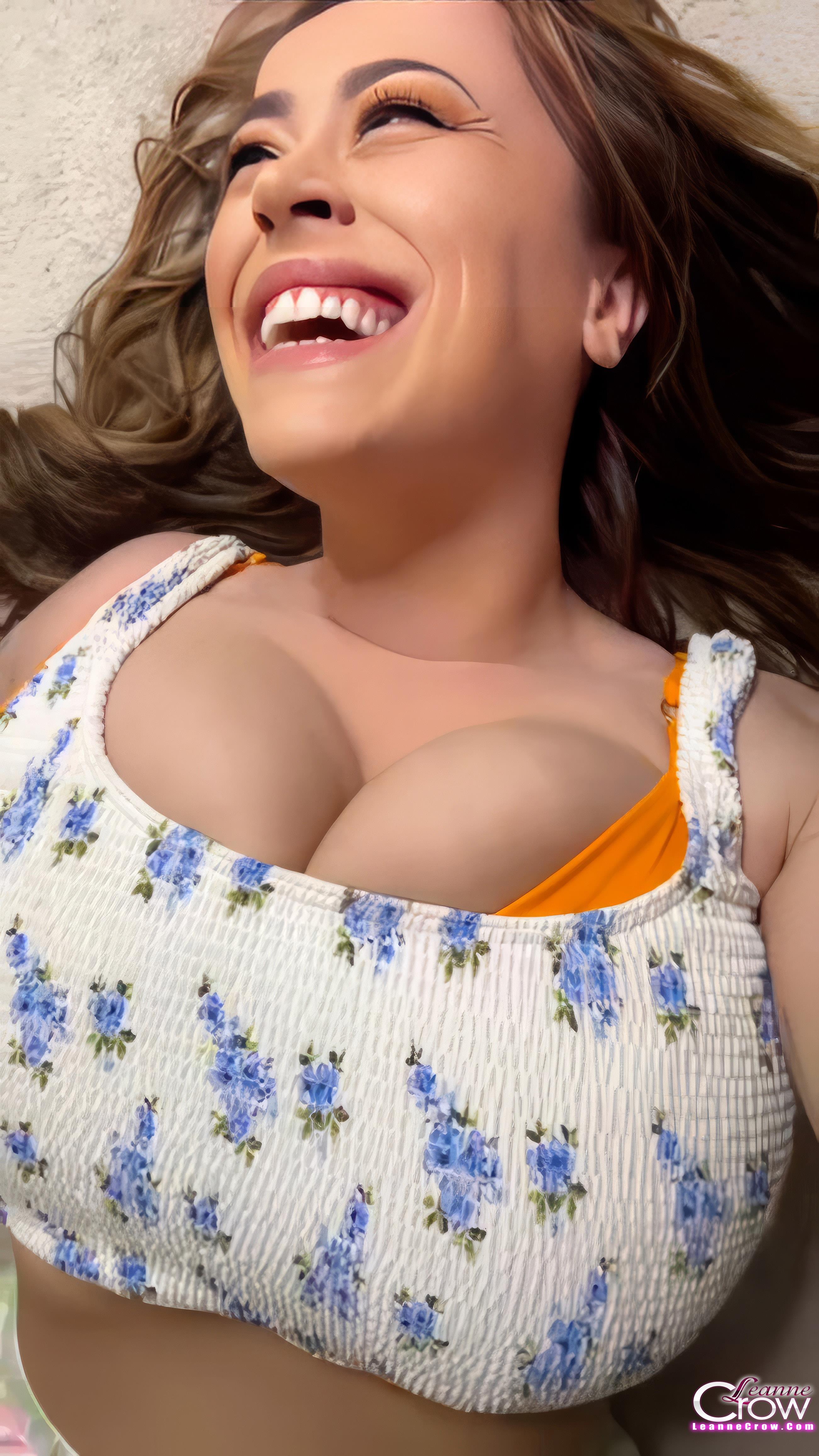 Leanne Crow - Webcam 34 Photo Shots - Set 1