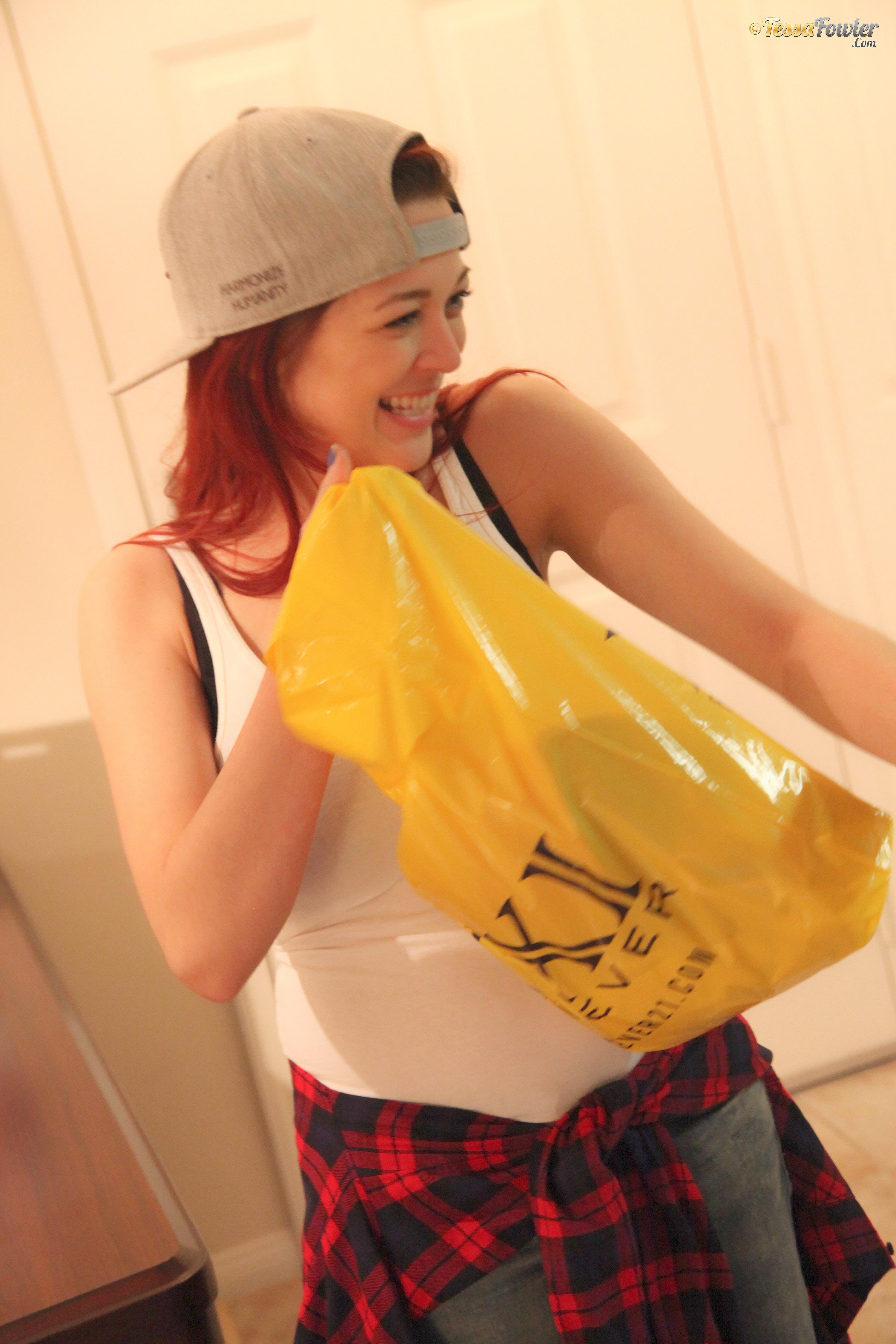 Tessa Fowler - Trying My Finds On Set 1