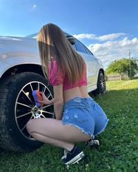 Car wash in Daisy Dukes