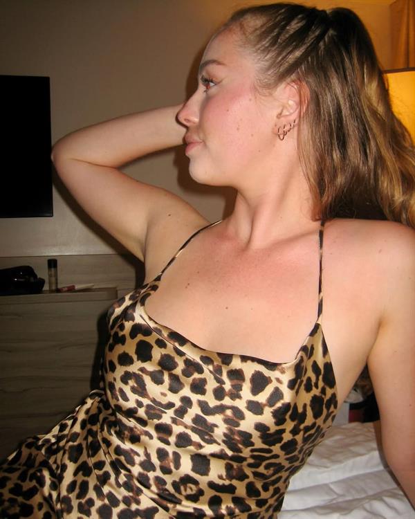 hot babe shaped babe for public use