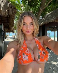 Social media influencer