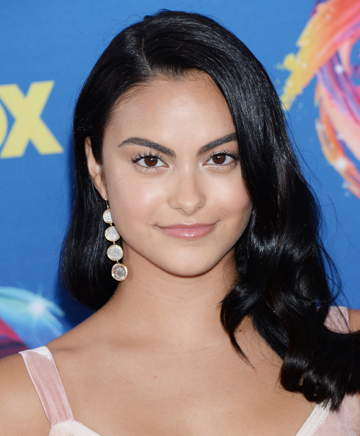 Camila Mendes