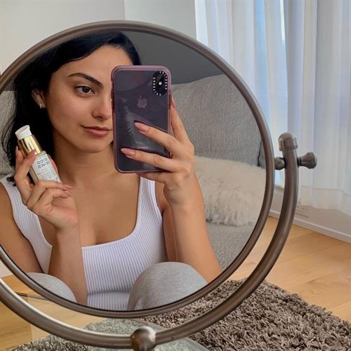 Camila Mendes