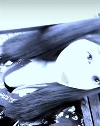 Agara taking a selfie