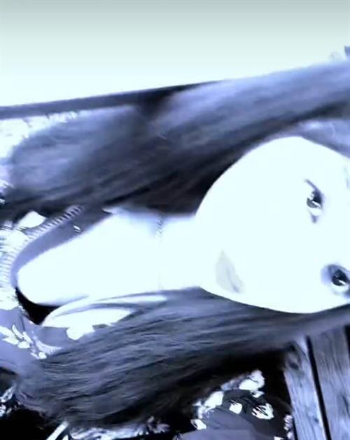 Agara taking a selfie