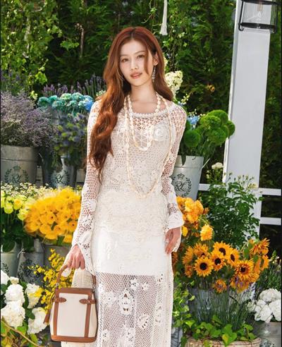 Sana (Sana Minatozaki)