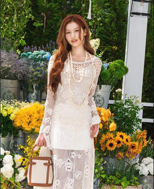 Sana (Sana Minatozaki)