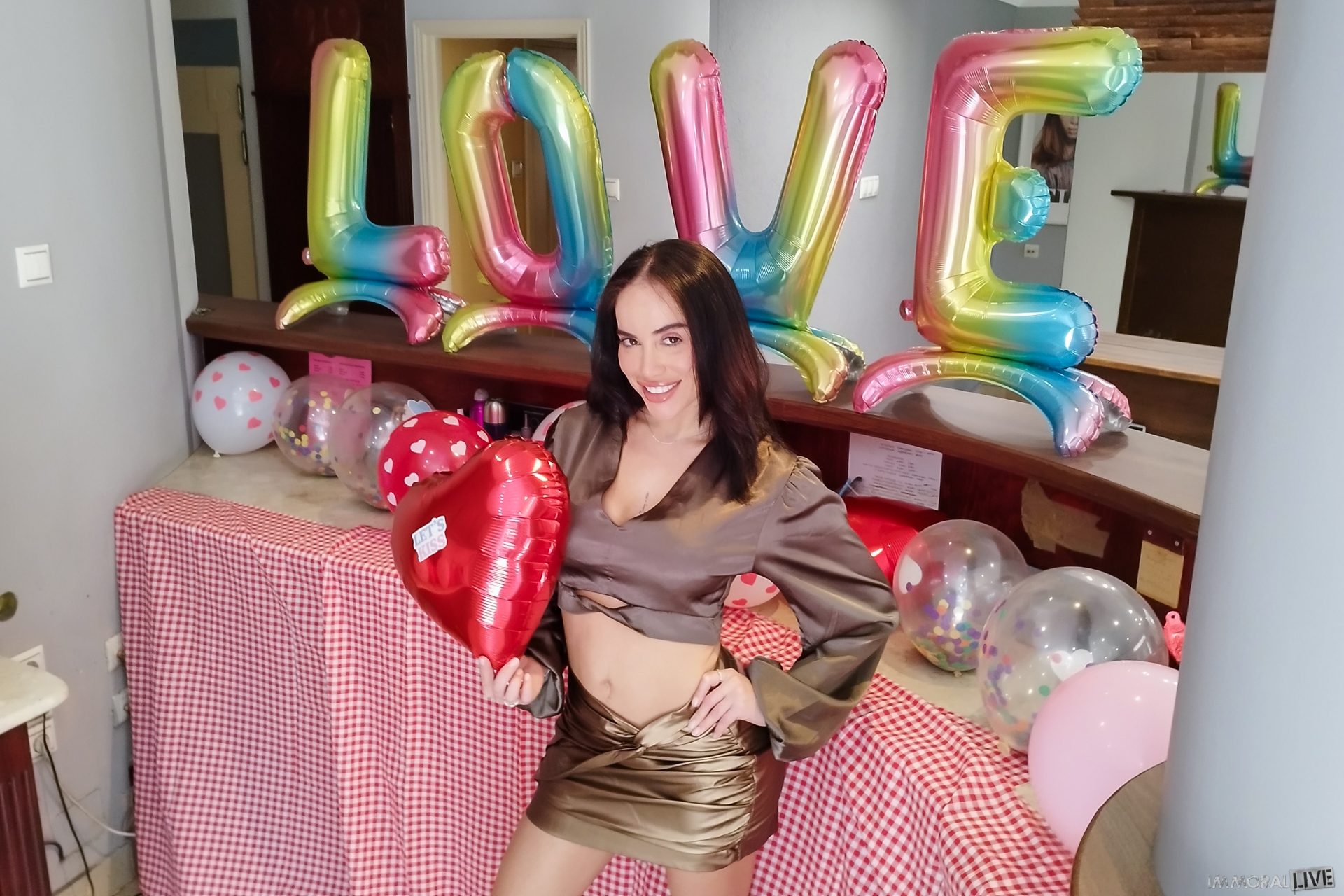 BIG BOOTY HOTWIFE VICTORIA JUNE MAKES LOVE COVERED in STRANGER'S SPERM