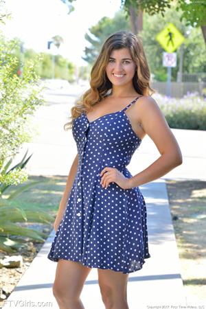 Gianna FTV Nude Pictures Pretty Dog Walker