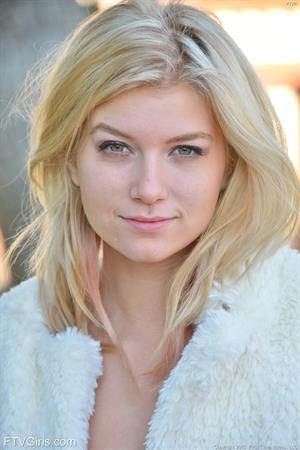 Arya FTV Nude Pictures Arya Natural Intro