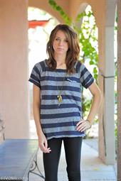 Allie in capri tights gets naked in public