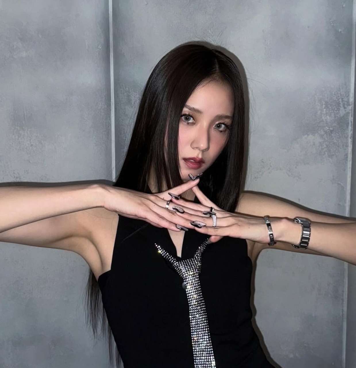 Jisoo (Kim Ji-soo)
