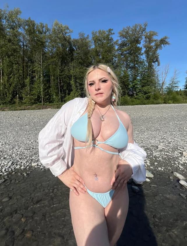 Daryna Popach in a bikini