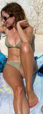 Cynthia Nabozny, American Singer

