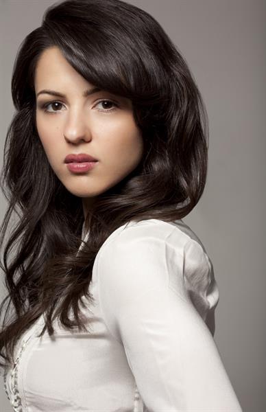 Annet Mahendru