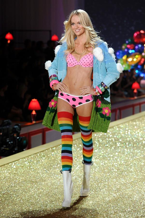 Lindsay Ellingson