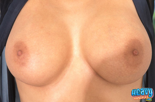 Pandora Dreams posing nude showing her great tits