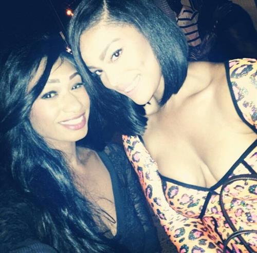 Janelle Shanks taking a selfie