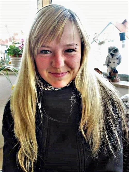 Model Tina Abel
geb. am 
12.05.1987 
in Erfurt
Photographed 28.Juli 2013 
Model Tina has wonderful medium tits and a smooth shaved cunt
Photographed 28.Juli 2013  By Dirk Waldi Waldhauer