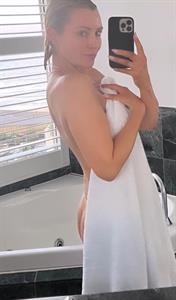 Jacinta Stapleton taking a selfie