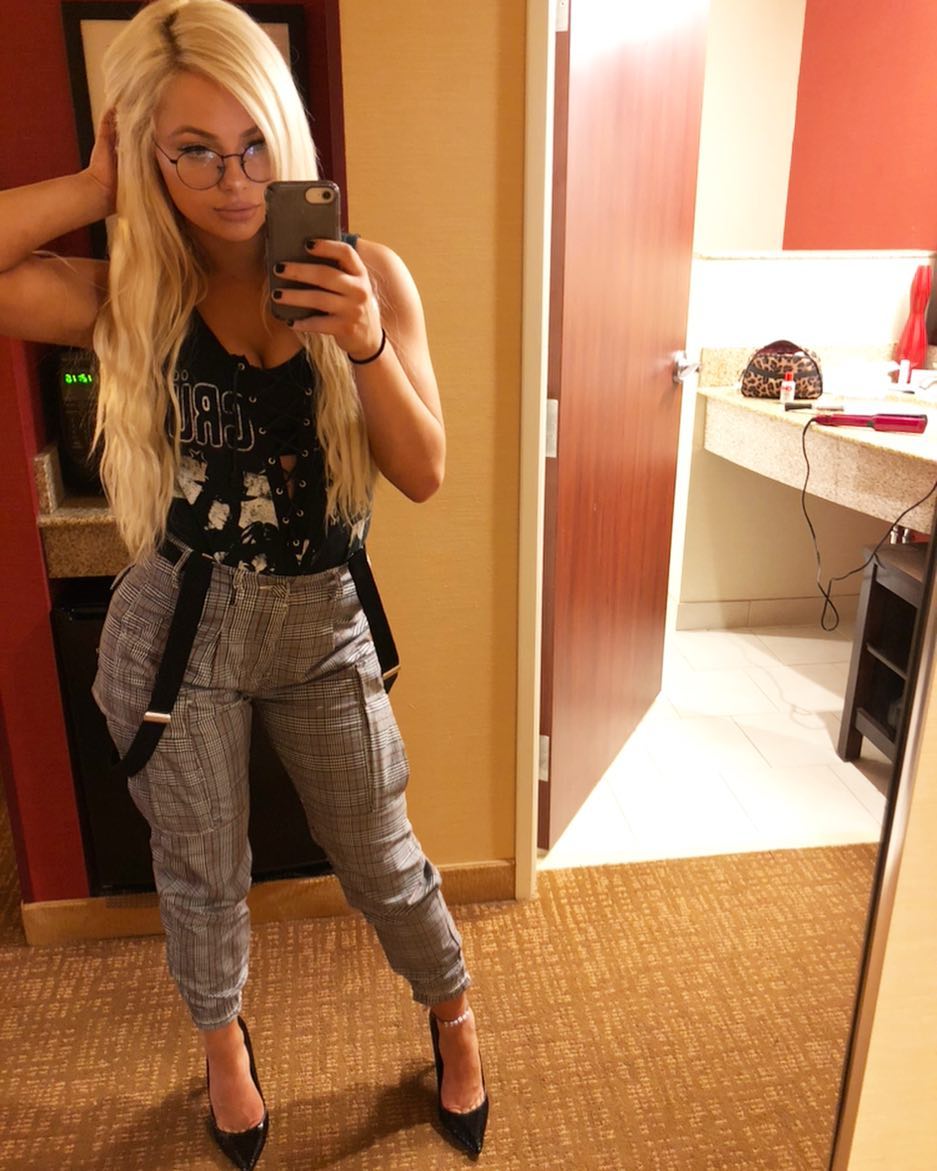 Liv Morgan taking a selfie