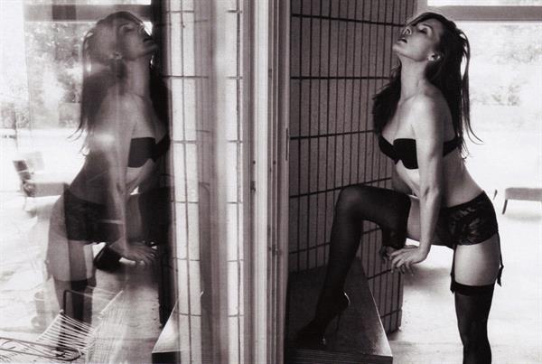 Milla Jovovich in lingerie