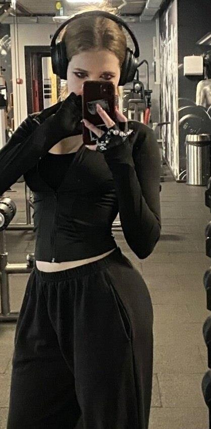 Eliza taking a selfie