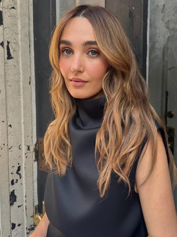 Chloe Fineman Chloe Fineman