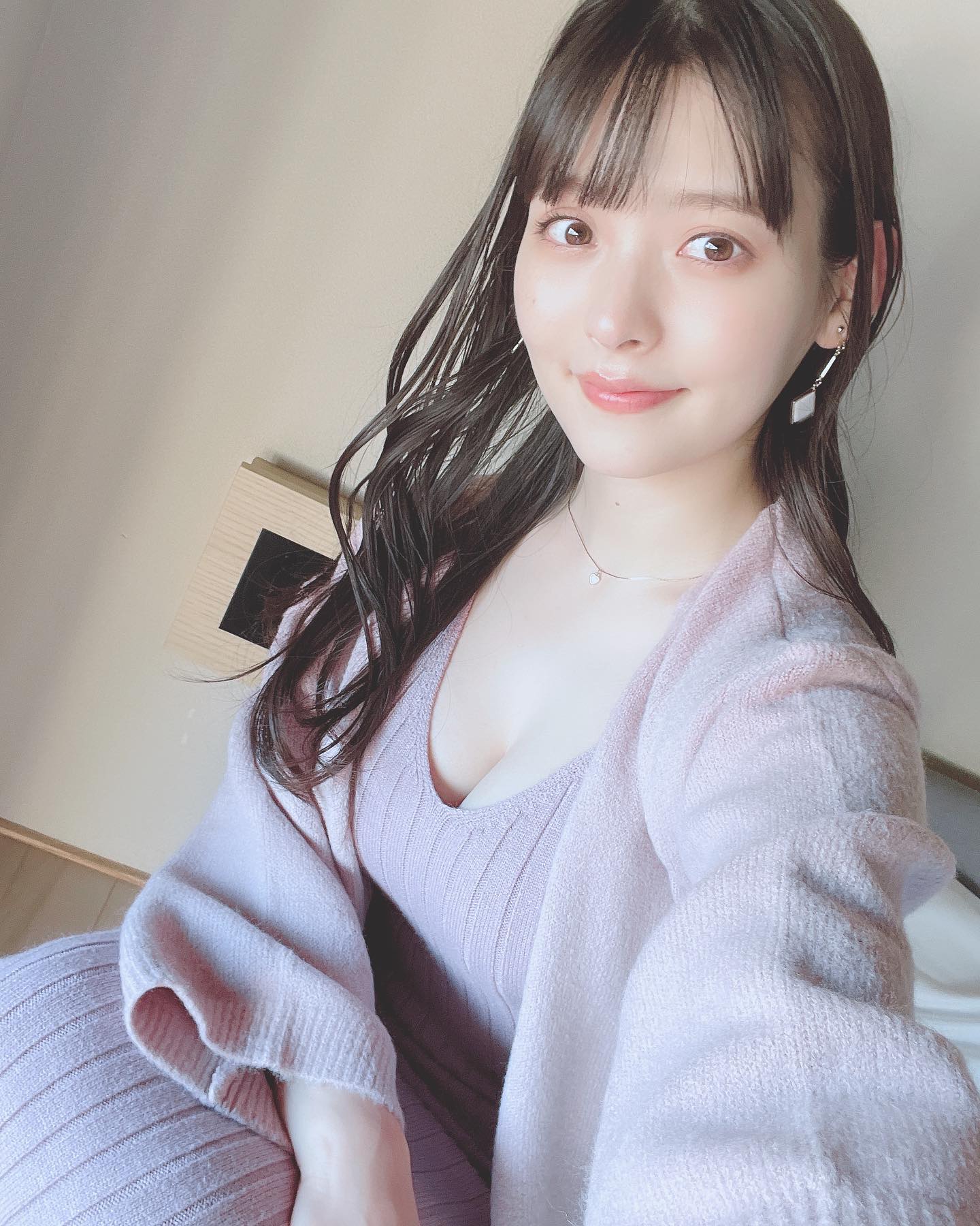 Sumire Uesaka taking a selfie