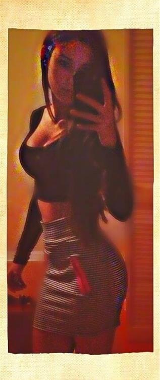 Angie Varona taking a selfie