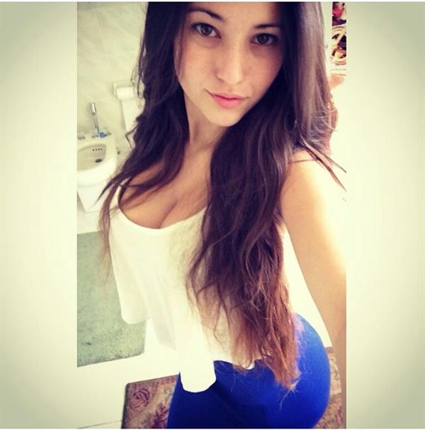 Angie Varona taking a selfie