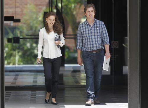 Natalie Portman - Exits an office building in Beverly Hills - August 10, 2012