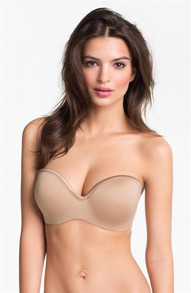 Emily Ratajkowski in lingerie